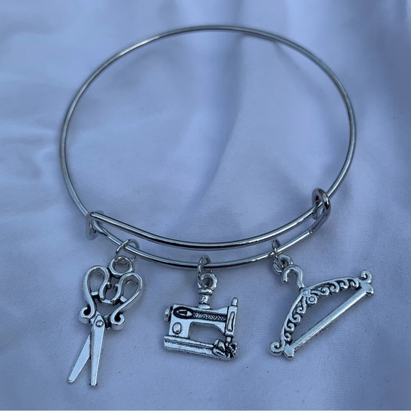 Brand New! Handmade! Adjustable Charm Bangle Bracelet! - Picture 2 of 4